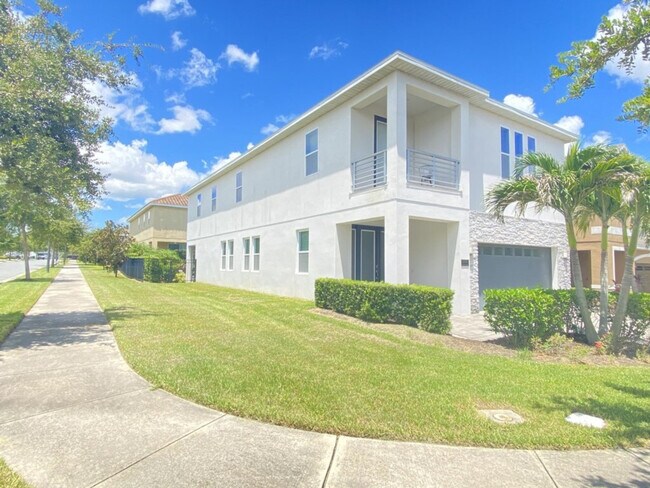Building Photo - 350 Lasso Dr