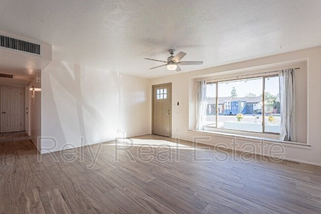 Building Photo - 8416 E Rancho Vista Dr