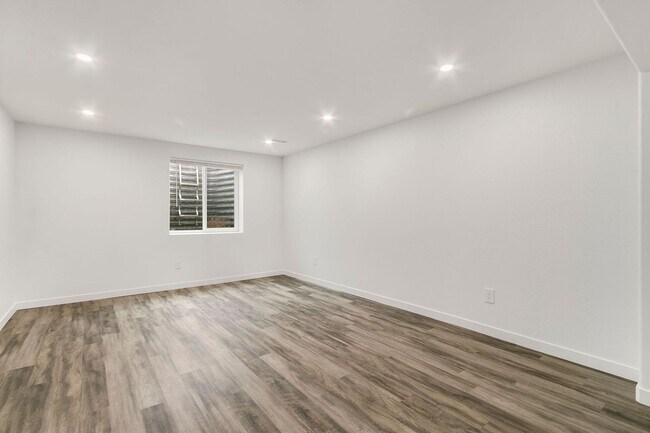 Building Photo - Fantastic Loveland Location with 5 Bedrooms, 3 Bathrooms, 2-Car Garage, and Finished Basement!