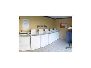 Laundry - 15389 S Dixie Hwy