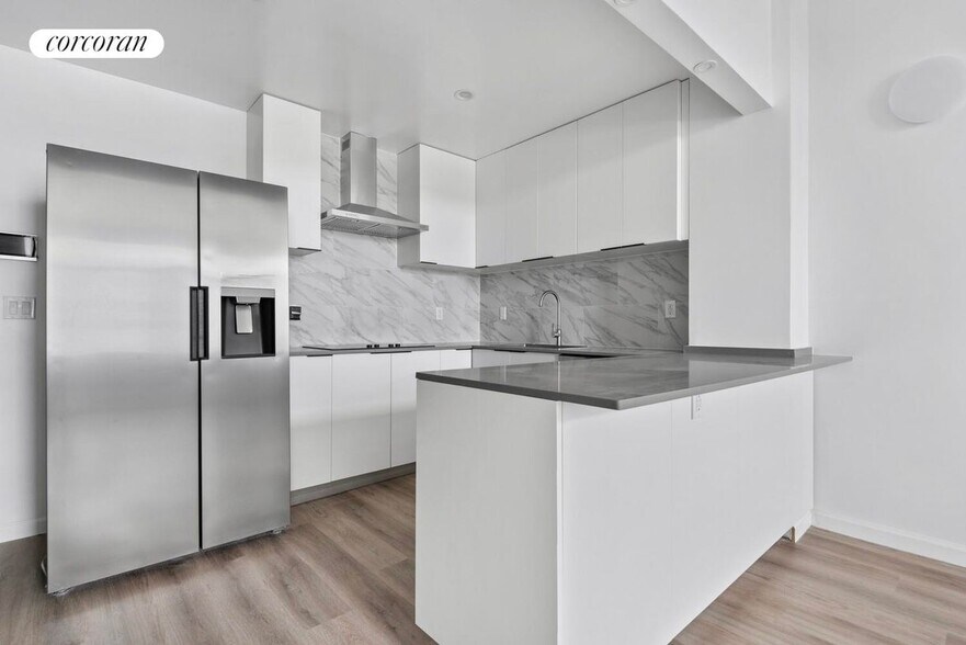 Building Photo - 4622 Fort Hamilton Pkwy