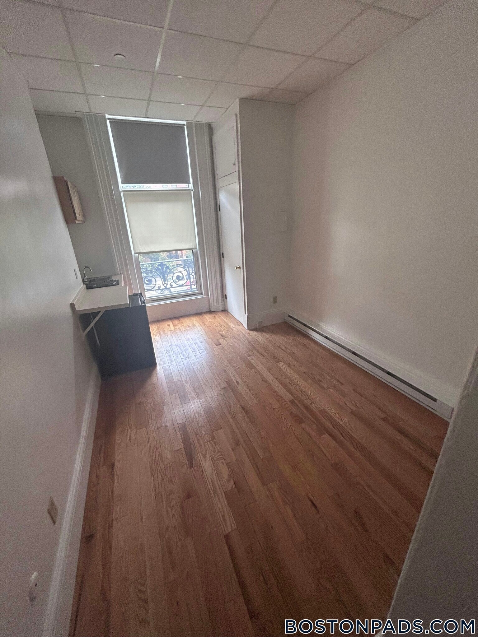 Building Photo - 405 Beacon St