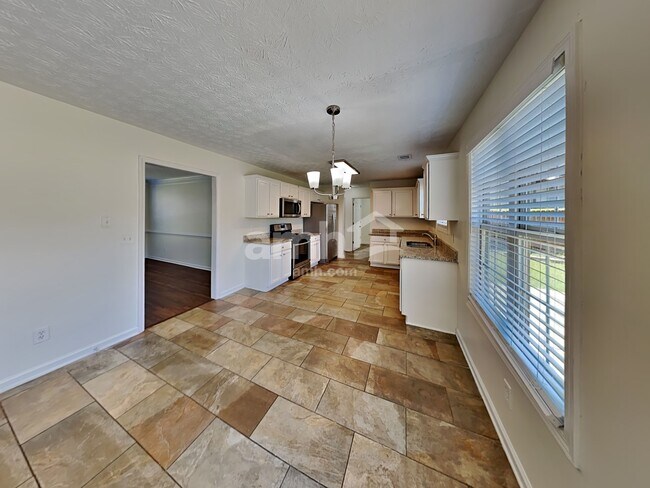 Building Photo - 169 Maxton Ave