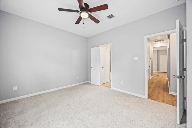 Building Photo - 4507 White Rock St