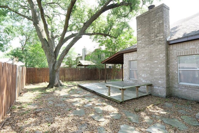 Building Photo - 5302 Prairie Creek Dr