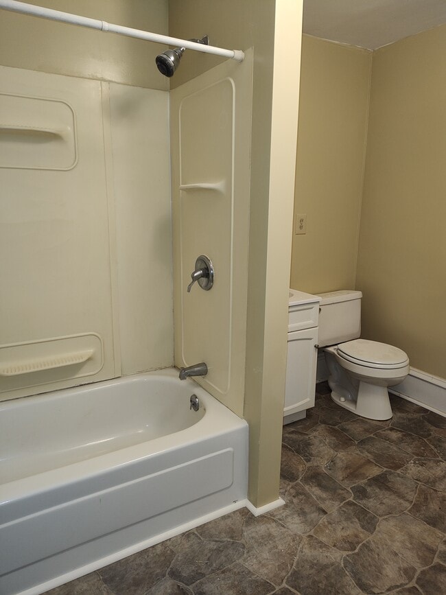 Building Photo - 1859 Mount Vernon St