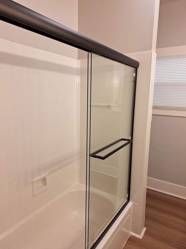 Building Photo - **Incredible 2 Bedroom, 1.5 Bath Home with a Fun Bonus Room!** Don’t miss out on this fantastic o...