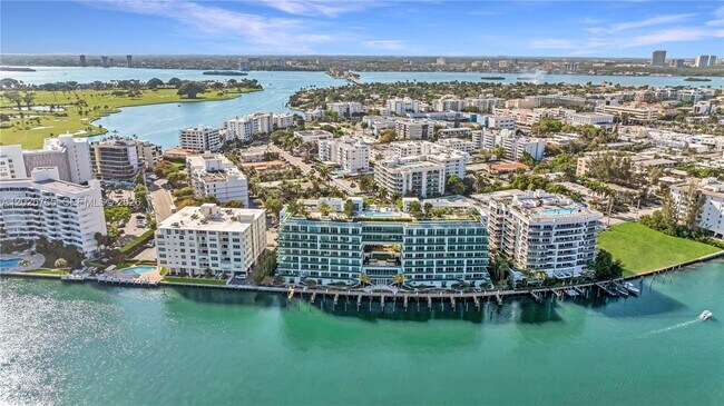 Building Photo - 9221 E Bay Harbor Dr