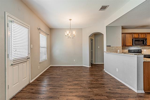 Building Photo - 1202 Pampa Grass Dr