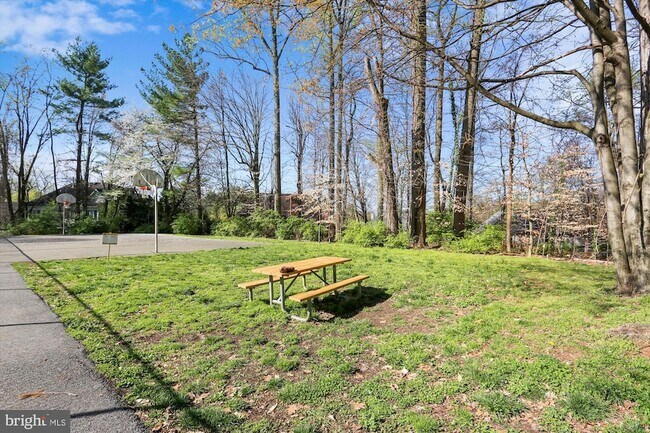 Building Photo - 6403 Tone Dr