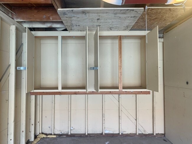 Building Photo - Quiet 2 Bedroom 2 Bathroom Townhouse in Ridgemark!!