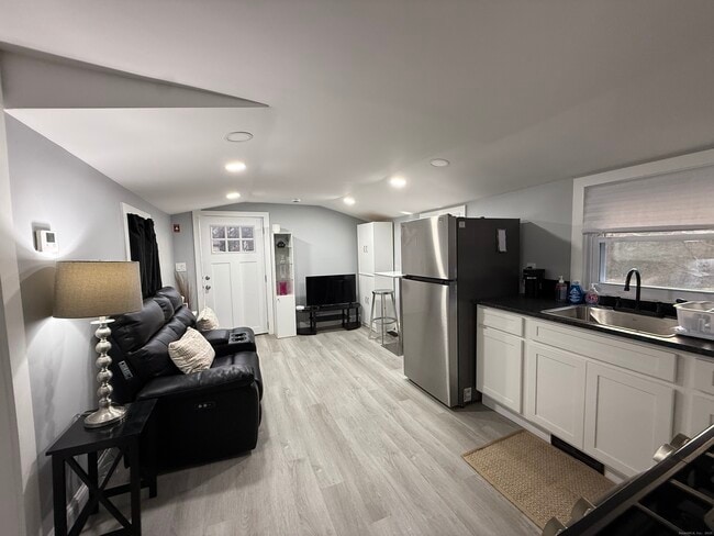 Building Photo - 465 James Farm Rd