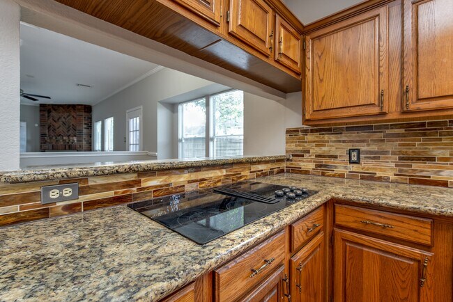 Building Photo - 2710 Double Lake Dr
