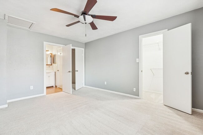 Building Photo - Norfolk condo across from Chesapeake Bay