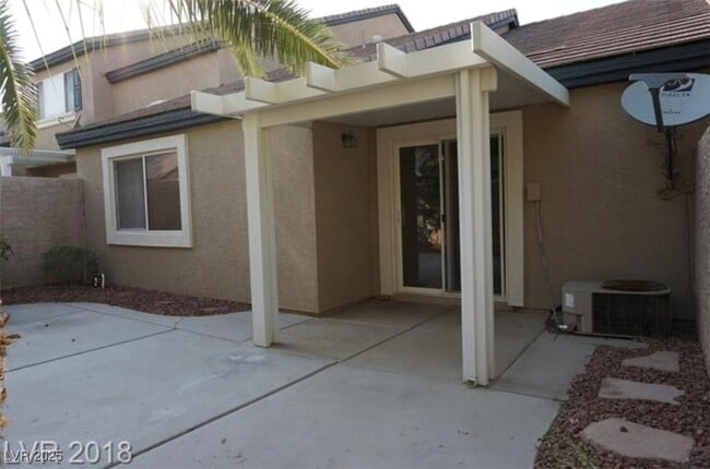 Building Photo - 10191 Birch Bluff Ln