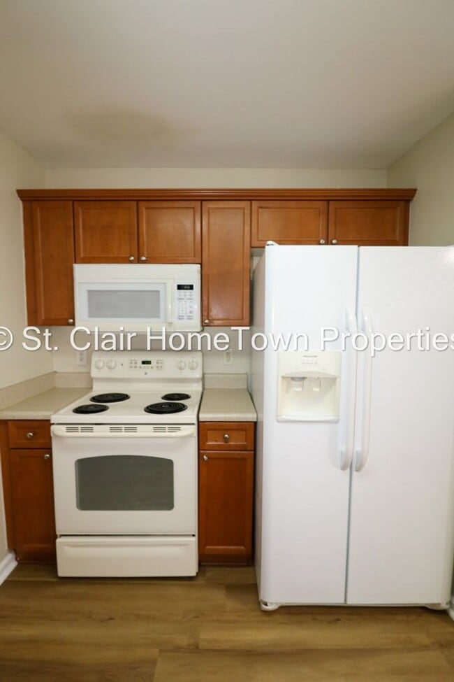 Building Photo - Family Home in Fox Hollow