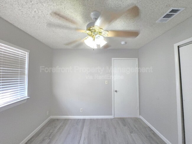 Building Photo - 5507 Roanwood