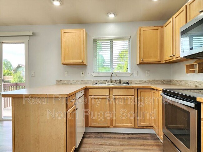 Building Photo - 7209 31st Pl NE