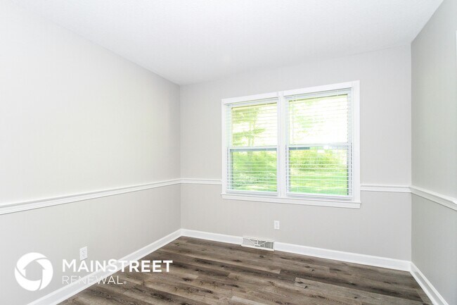 Building Photo - 273 Holmes Dr