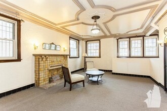 Building Photo - 2536 N Sawyer Ave