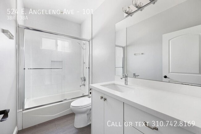Building Photo - 524 E Angeleno Ave