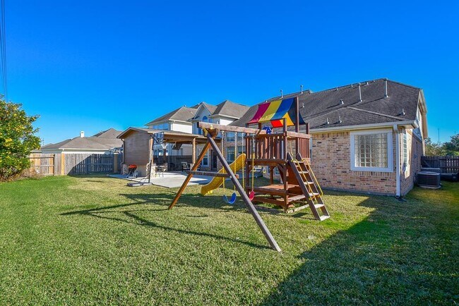 Building Photo - 3830 Parkside Dr