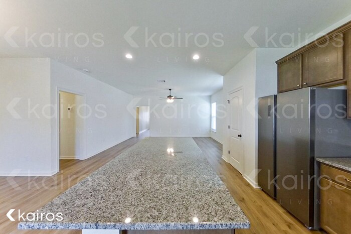 Building Photo - 206 Teddy Ln