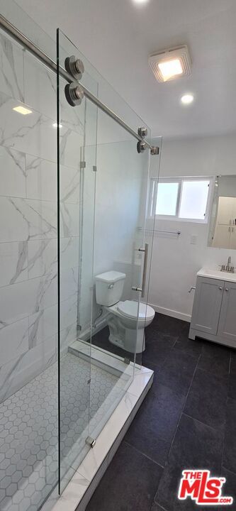 Building Photo - 1308 N Poinsettia Pl