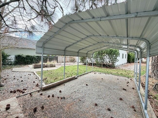 Building Photo - Downtown Coeur d'Alene Rancher