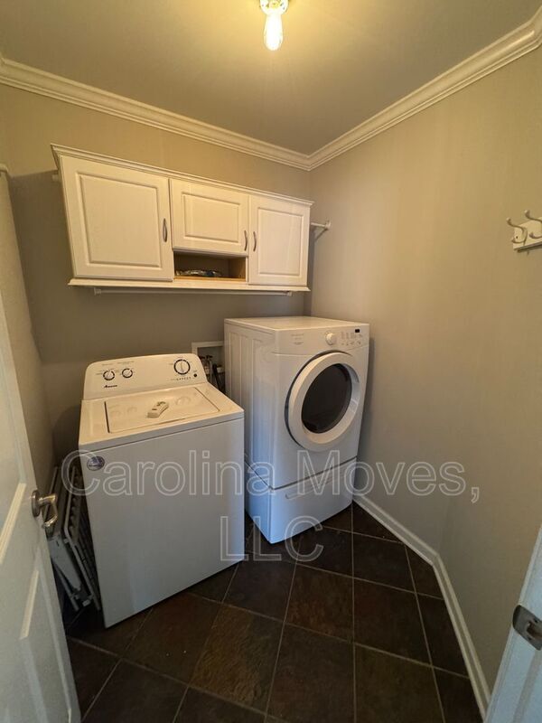 Building Photo - 104 Shairpin Ln