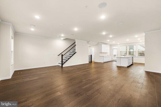 Building Photo - 105 Vaughn Dr