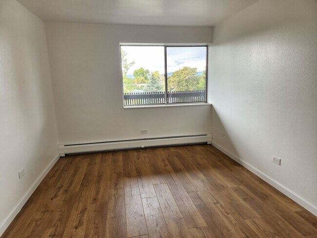 Building Photo - 65 Clarkson St