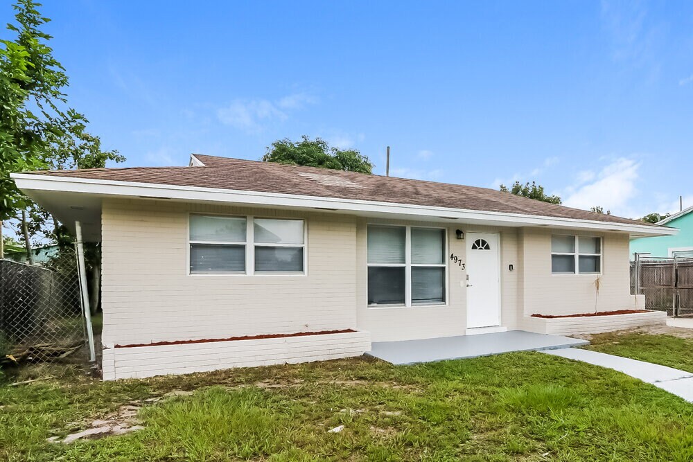 Building Photo - 4973 Elmhurst Rd