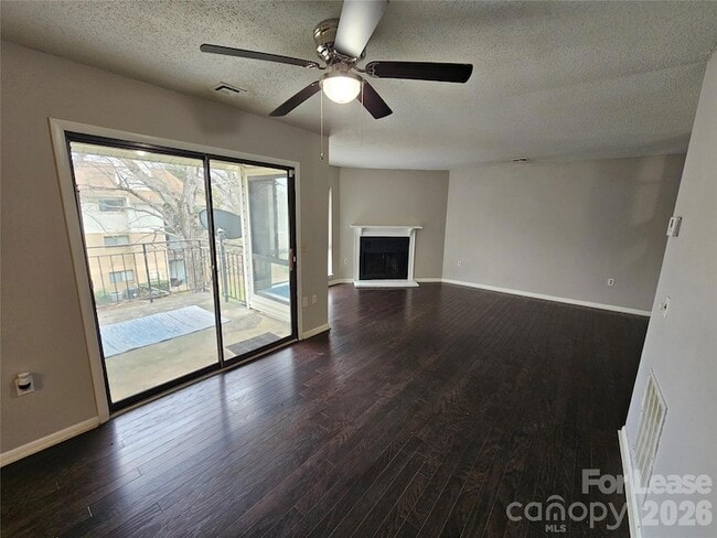 Building Photo - 4811 Spring Lake Dr