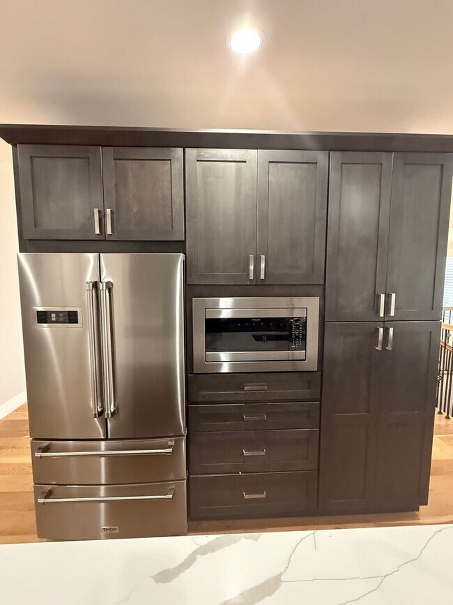 Building Photo - Newer Construction 2,500 Square Foot 3 Bedroom 2.5 Bathroom Fountaingrove House