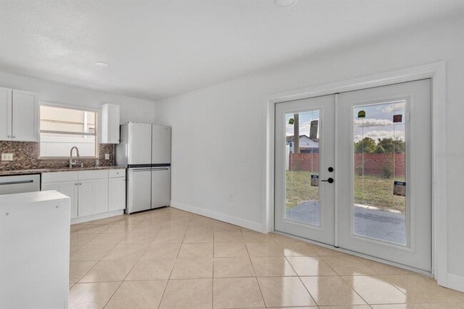 Building Photo - 2113 Jessa Dr