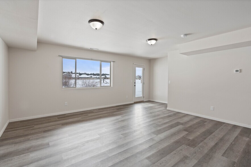 Building Photo - 9109 W Winona Rd