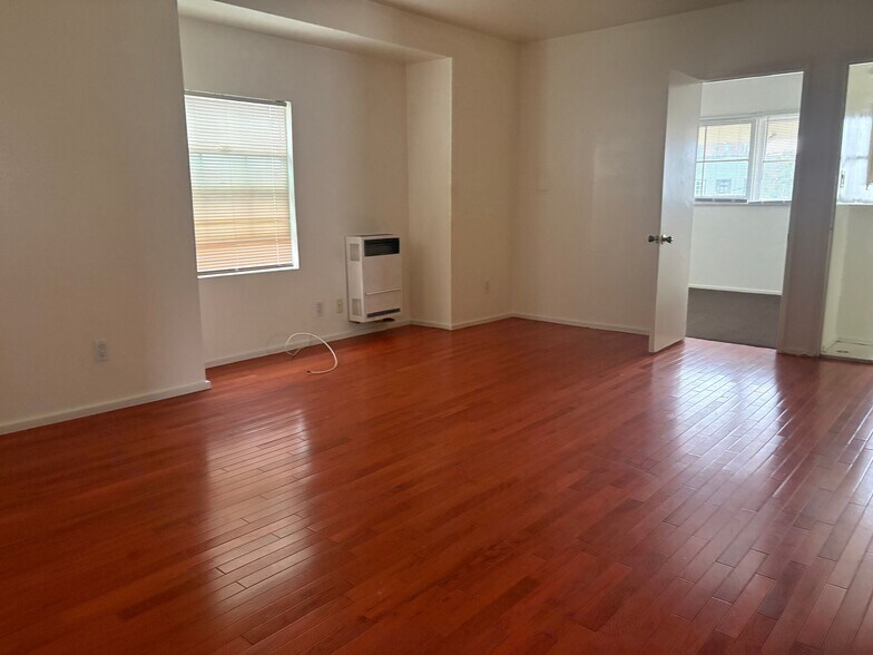 Living Room - 1529 5th Ave