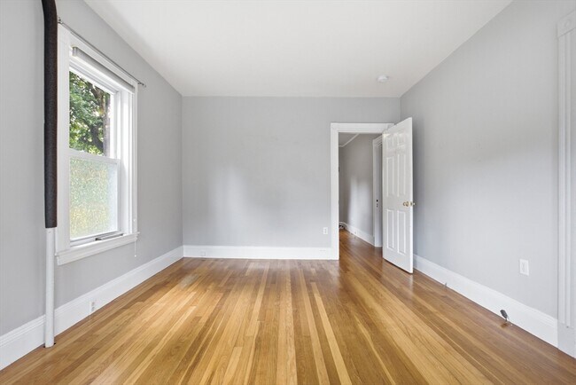 Building Photo - 181 Churchills Ln