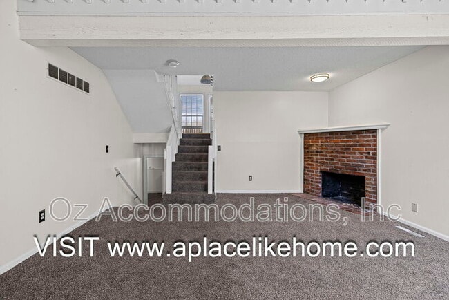 Building Photo - 530 SE Hampton St