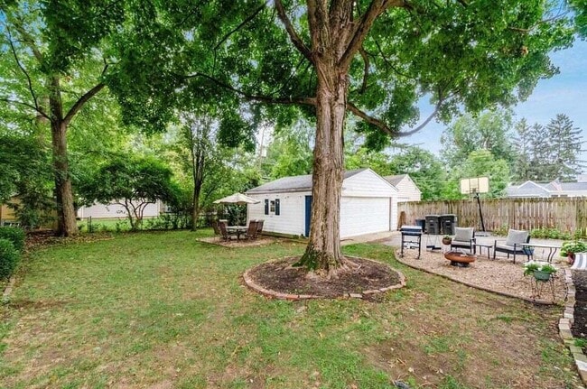 Building Photo - 532 N Drexel Ave