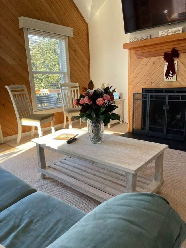 Building Photo - 4 Bedroom 2.5 Bath Home in Nags Head