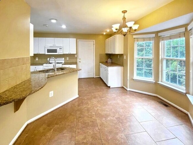 Building Photo - 10104 Terrace Ct