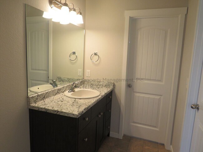 Building Photo - Spacious 3-Bedroom Townhouse Located in Security-Widefield