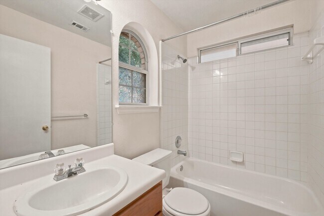 Building Photo - 6918 Sandy Point Dr