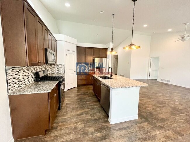 Building Photo - 10831 Fossil Dust Dr