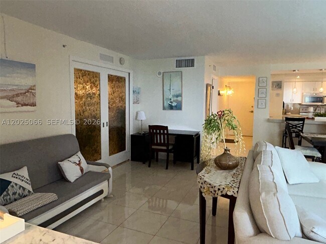 Building Photo - 6917 Collins Ave