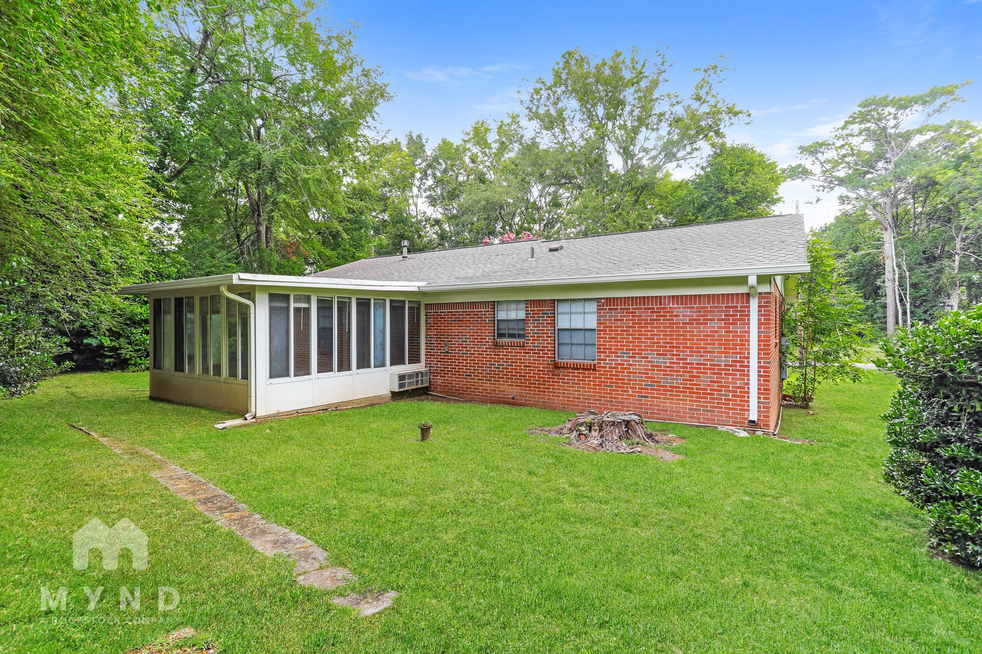 Building Photo - 713 Kingman Rd