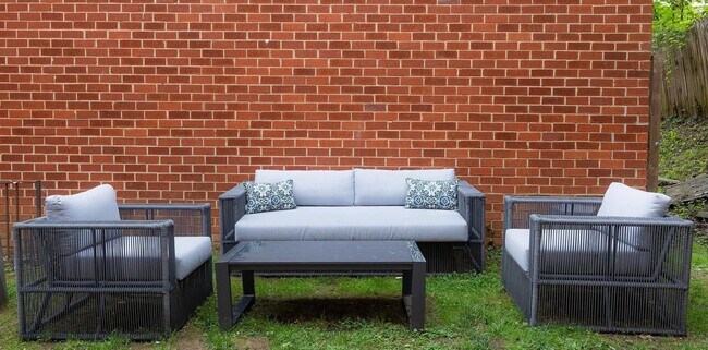 Building Photo - 4002 Linkwood Rd