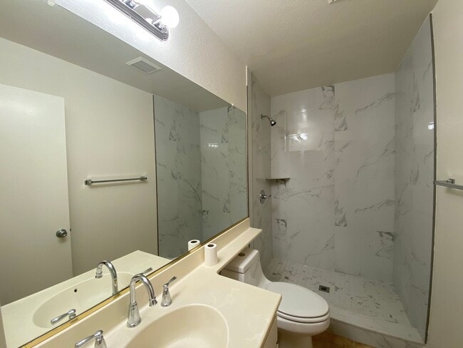 Building Photo - Walking Distance to Girsh Park - 3+2.5 COND - 2 CAR GARAGE - Pool - Hot Tub